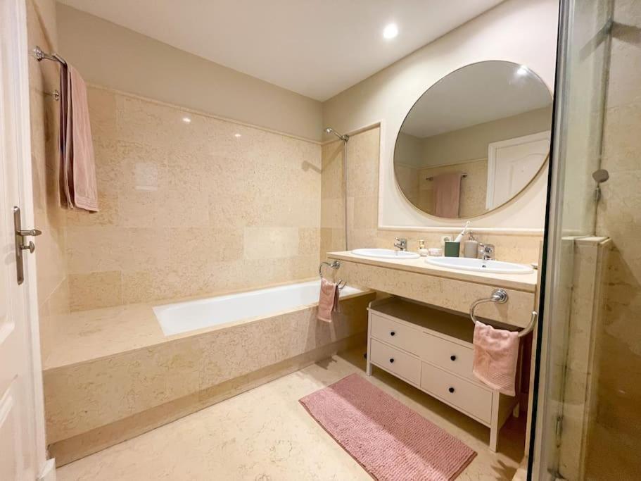 Luxurious 2 Bedroom Apartment With Spa Facilities Benahavís Zewnętrze zdjęcie